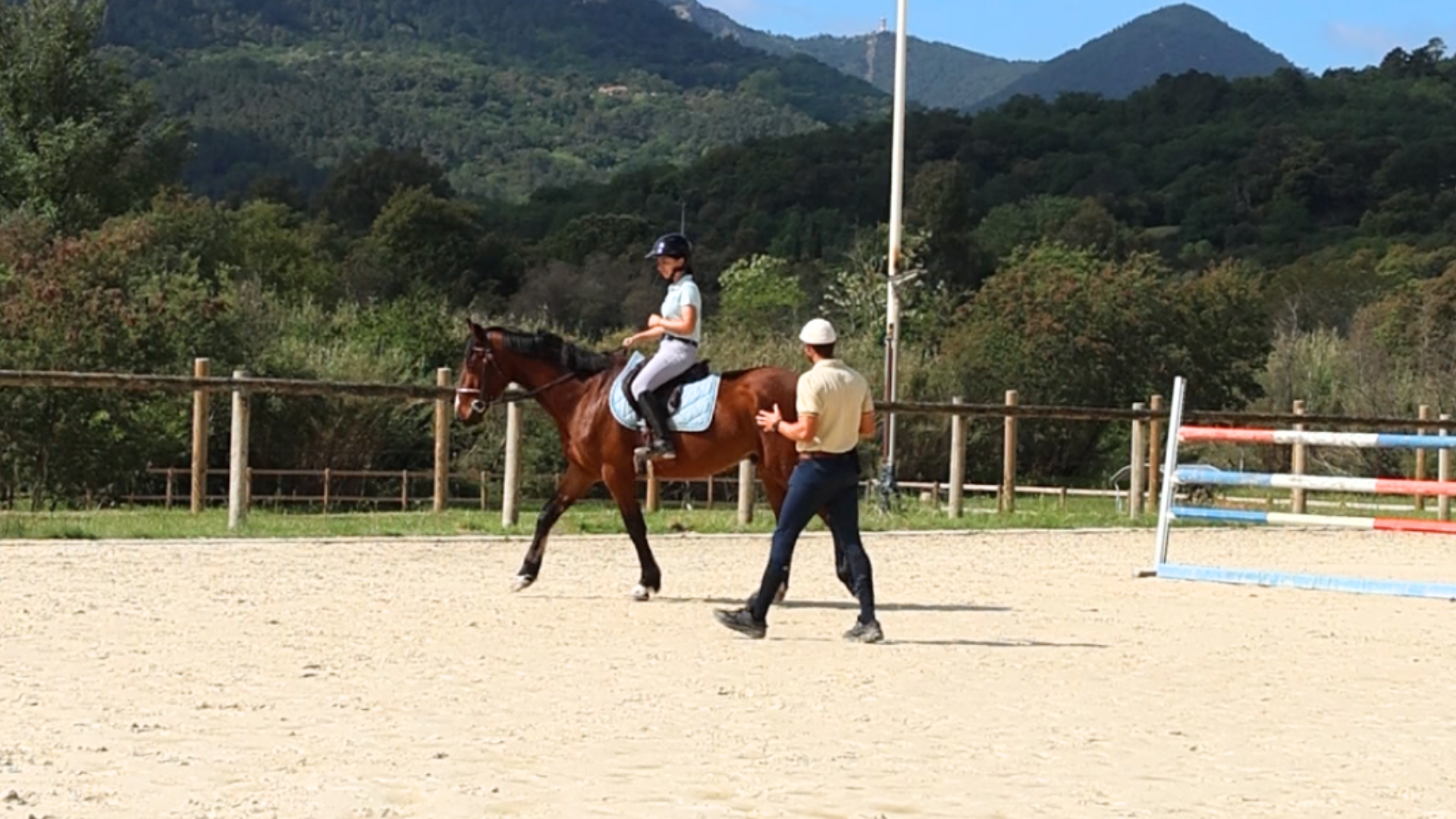 Killian Mangano coach équitation en ligne accompagnant un cavalier en cours